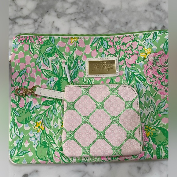 Lilly Pulitzer Vibrant Green and Pink Leafy Tech Pouch - Picture 2 of 7